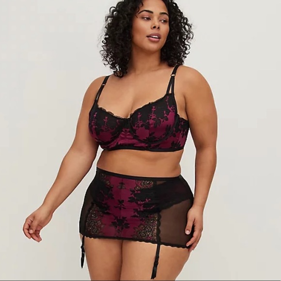 torrid Other - Torrid 3 piece set - Berry & Black Lace Bralette, cheeky panty & garter …
